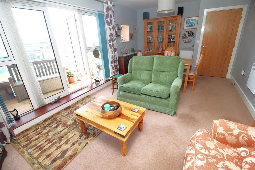 Lounge a.JPG