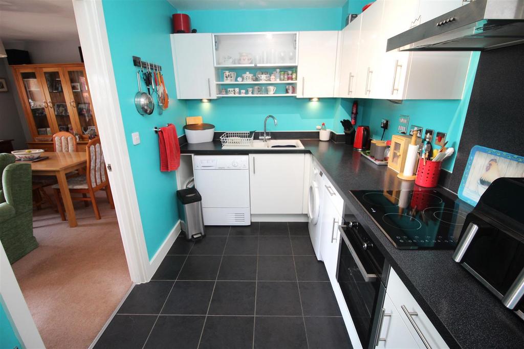 Kitchen.JPG
