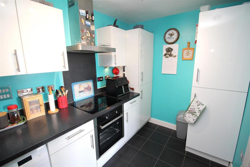 Kitchen a.JPG