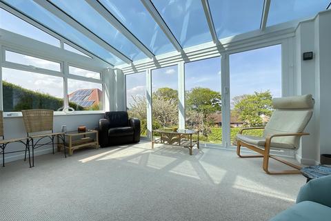 4 bedroom detached house for sale, Queen Margarets Road, Scarborough, YO11