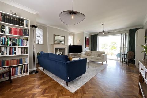 4 bedroom detached house for sale, Queen Margarets Road, Scarborough, YO11