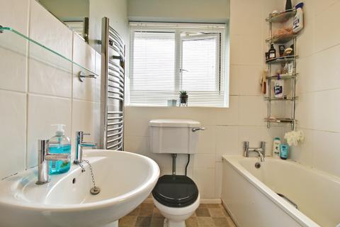 133 Ravenscroft, Hook, RG27 9NP