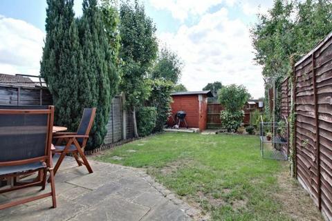 133 Ravenscroft, Hook, RG27 9NP