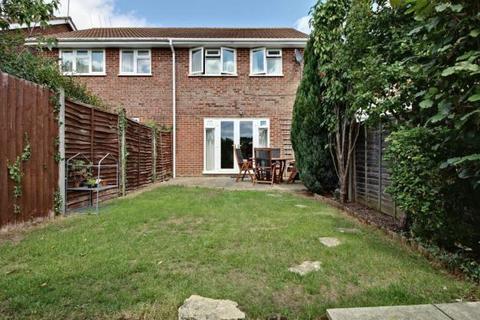 133 Ravenscroft, Hook, RG27 9NP