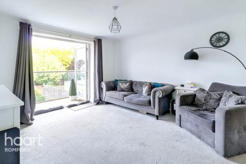 1 bedroom apartment for sale, Centreview Court, Romford, RM1 2JH
