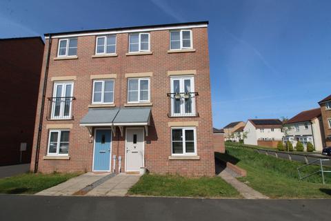 3 bedroom townhouse for sale, Font Drive, Blyth, NE24