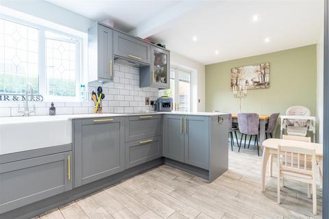 1 Robinsons Grove, Hibaldstow, Brigg, DN20 9QB
