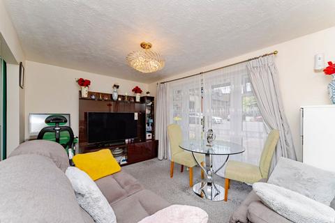 1 bedroom retirement property for sale, Westcombe Lodge Drive, Hayes UB4