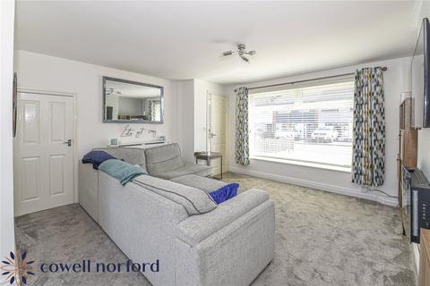 26 Cheviot Close, Milnrow, Rochdale, OL16 3HH
