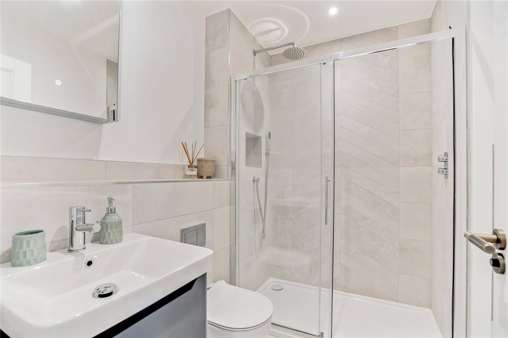 Bed 1 En-Suite