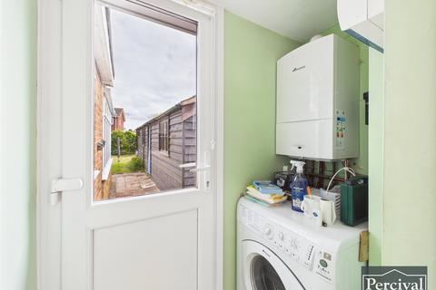 22 Lowefields, Earls Colne, Colchester, CO6 2LH