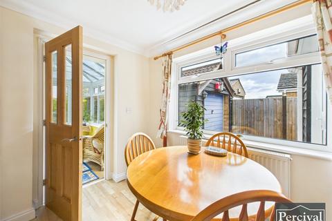 22 Lowefields, Earls Colne, Colchester, CO6 2LH