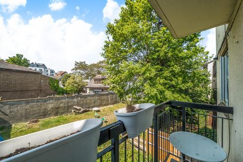 2 bedroom flat for sale, Westbourne Drive, Forest Hill, London, SE23