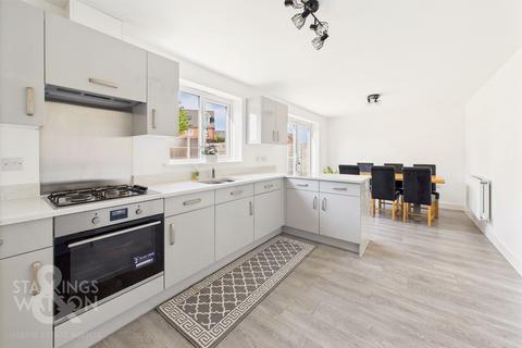 5 bedroom detached house for sale, Harrier Way, Diss