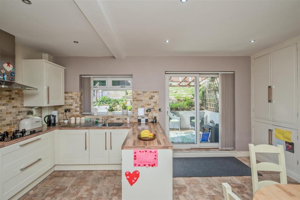 Fitted Dining Kitchen:
