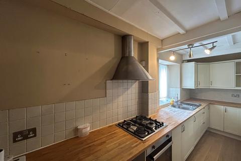 2 Ramsden Place, Clayton, Bradford, BD14 6BG