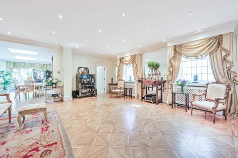 22 Fitzalan Road, London, N3 3PD