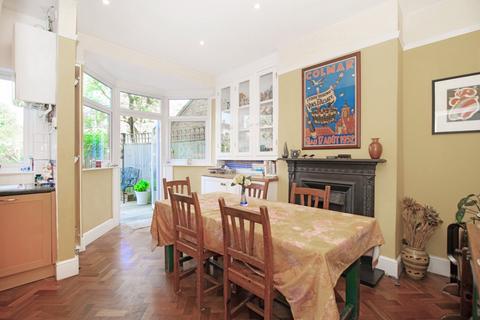 4 bedroom terraced house for sale, Winchendon Road, Teddington, TW11