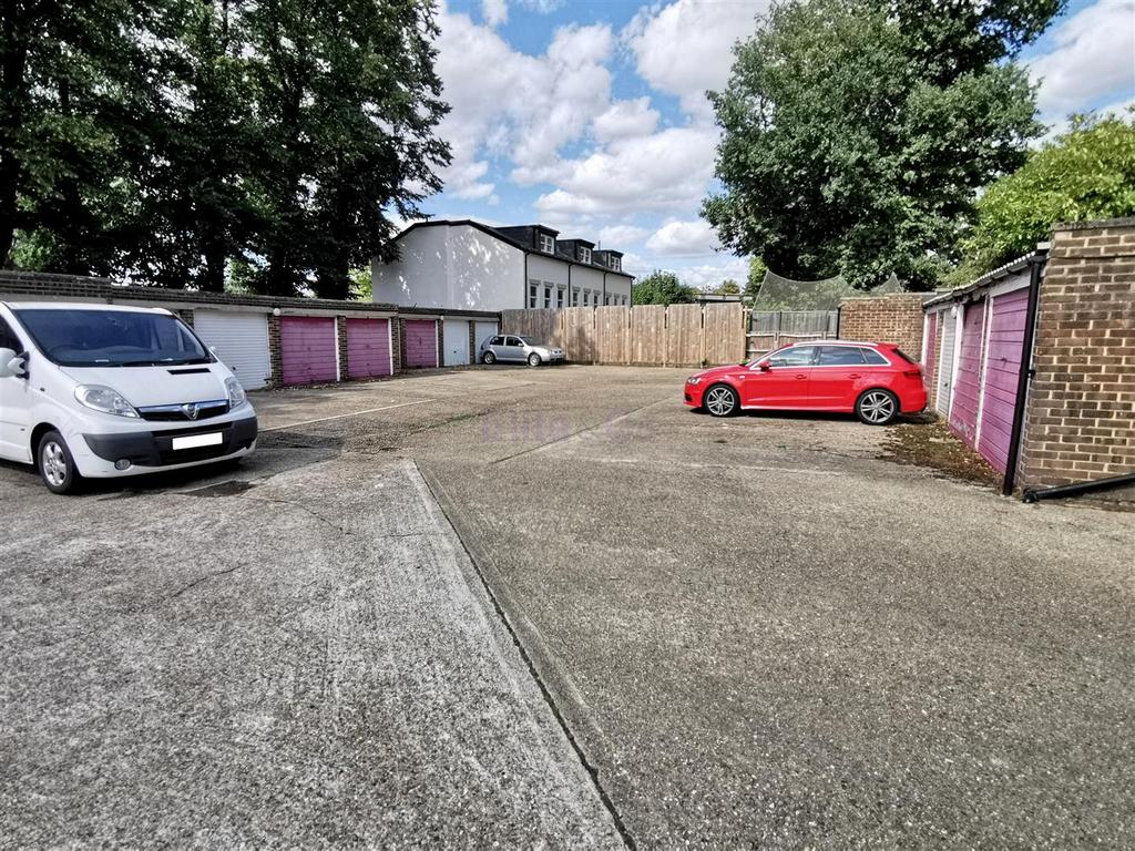 Garages/Parking