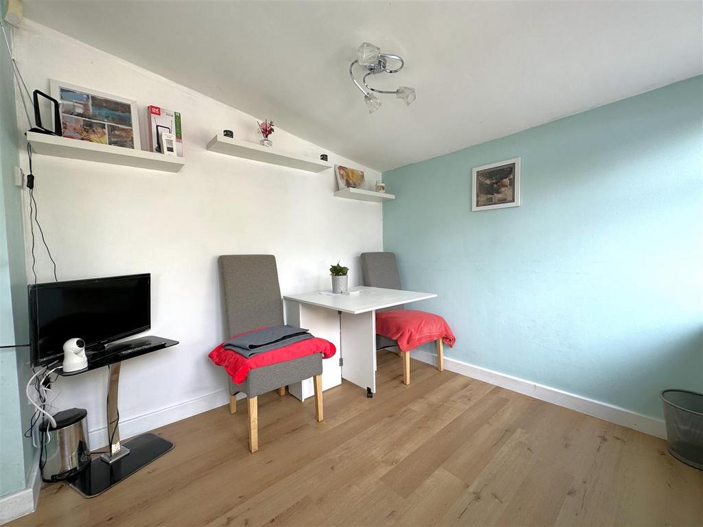 Multi-Purpose Garden Room 644