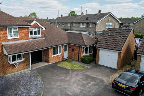 3 bedroom semi-detached bungalow for sale, Oliffe Close, Aylesbury HP20