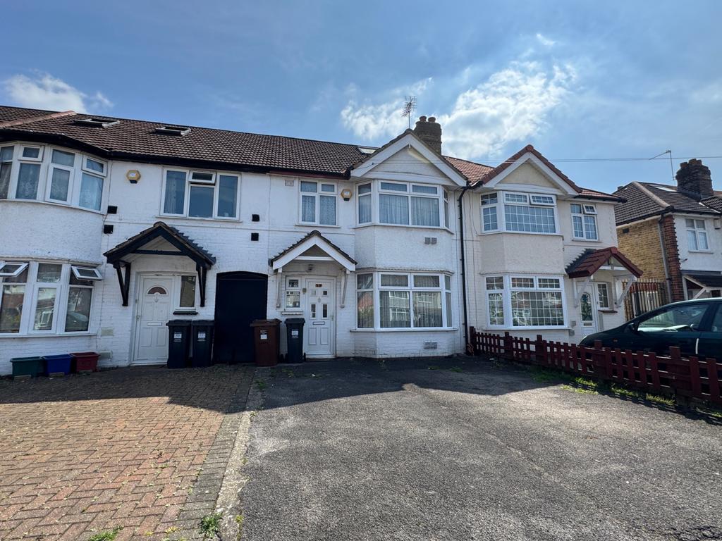 Ash grove, hounslow, heston, tw5 9 du