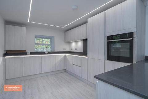 2 bedroom apartment to rent, Quadrant House, Quadrant Mews, Buxton