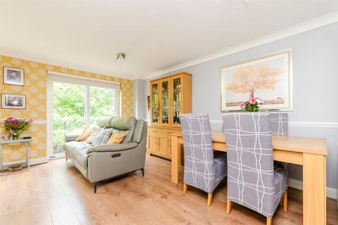 4 bedroom end of terrace house for sale, Silver Tree Close, Chatham ME5