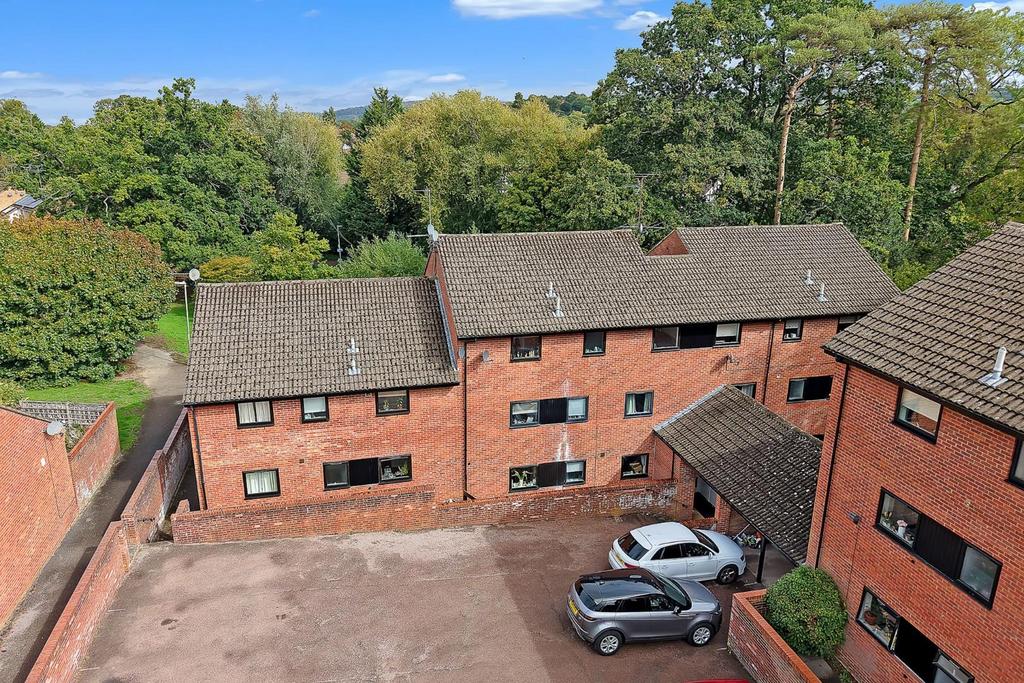 2-bed-flat-charlton-kings (16).jpg