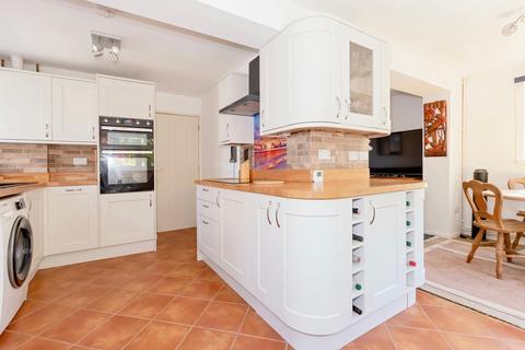31 Bramber Close, Sompting, Lancing, BN15 0JA