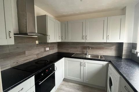 2 bedroom maisonette to rent, Hanover Walk, Hatfield