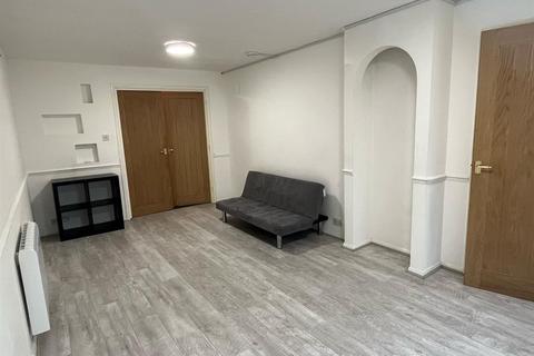 2 bedroom maisonette to rent, Hanover Walk, Hatfield