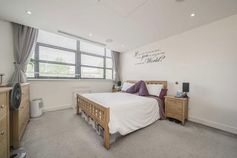undefined, Hogarth Lane, London W4