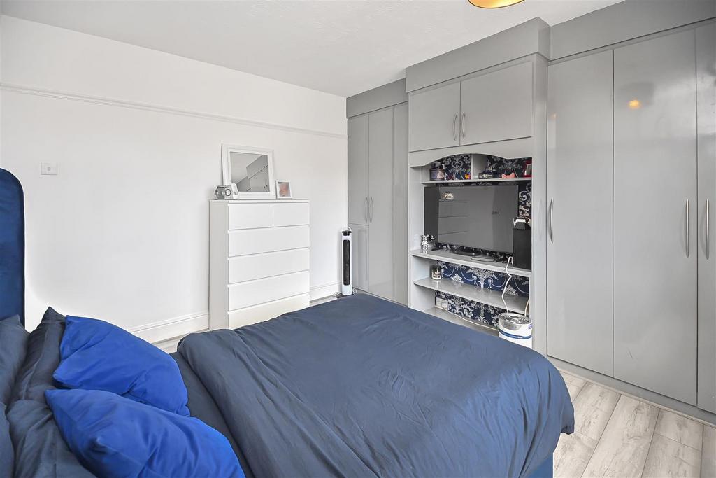 164 The Avenue Bedroom 2 (2).jpg