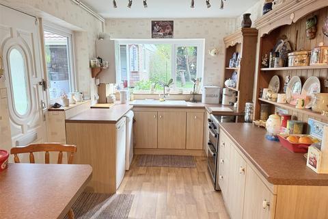 undefined, Kenmore Road, Cleckheaton BD19