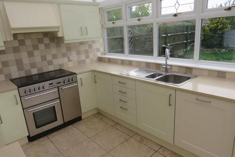 4 bedroom detached house to rent, Mill Road, Bletchley, Milton Keynes MK2