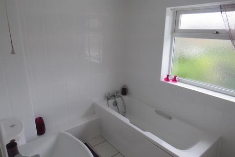 4 bedroom detached house to rent, Mill Road, Bletchley, Milton Keynes MK2