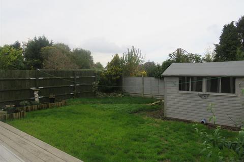 4 bedroom detached house to rent, Mill Road, Bletchley, Milton Keynes MK2