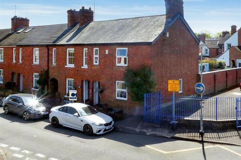 3 bedroom end of terrace house for sale, Bury Street, Newport Pagnell MK16