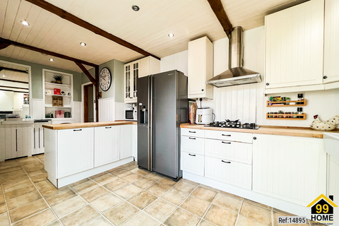 4 bedroom semi-detached house for sale, Lancaster Road, Maidenhead, Berkshire, SL6