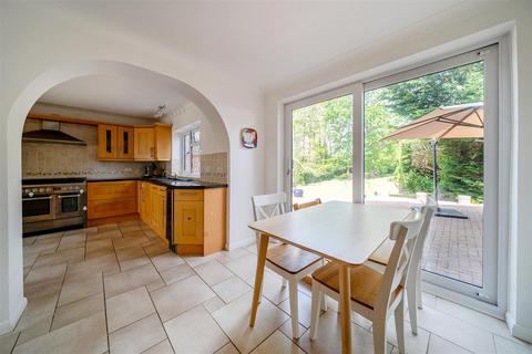 undefined, Aldershot Road, Fleet GU52