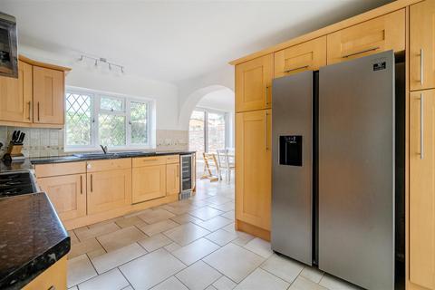 undefined, Aldershot Road, Fleet GU52