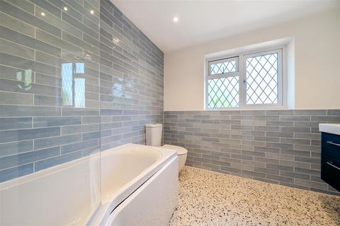 undefined, Aldershot Road, Fleet GU52
