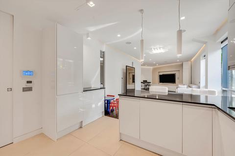 3 bedroom flat to rent, Kingsford Street, London NW5