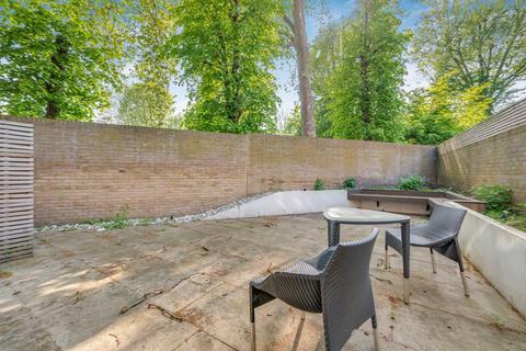 3 bedroom flat to rent, Kingsford Street, London NW5