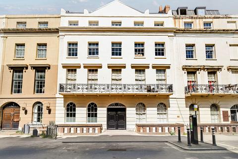 2 bedroom flat for sale, Portland Street, Southampton, Hampshire, SO14