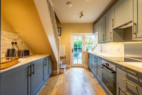 3 bedroom mews to rent, Cobble Court Mews, Shaws Terrace, York, YO24 1BB