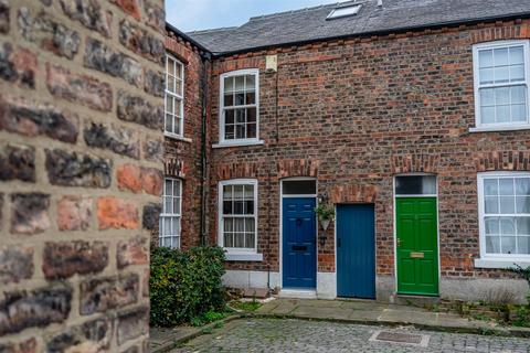 3 bedroom mews to rent, Cobble Court Mews, Shaws Terrace, York, YO24 1BB