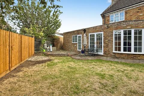4 bedroom detached house for sale, Queen Anne's Close, Stotfold, SG5