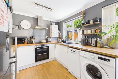8 Bowen Close, Cheltenham, GL52 5EG